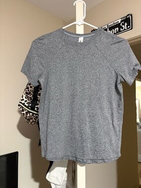 lululemon athletica Heathered Gray Performance Tee